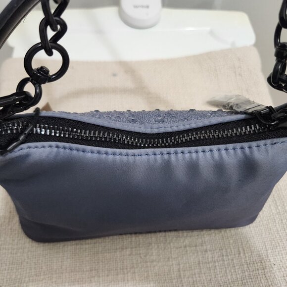Fall Sale!! Rain drop Steve Madden bag - Picture 7 of 9